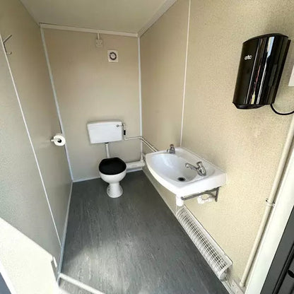 Bloque de sanitarios de 20 pies