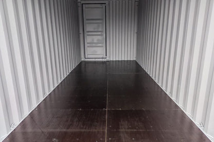 Contenedor nuevo de tres puertas de 20 pies