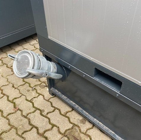 Contenedor sanitario con doble cabina wc
