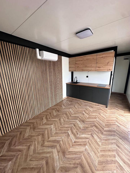 Casa Contenedor Habitable, Minicasa, Casa Modular, Mobil-Home, Casa De Vacaciones De 8 × 3 m