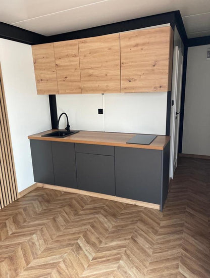 Casa Contenedor Habitable, Minicasa, Casa Modular, Mobil-Home, Casa De Vacaciones De 8 × 3 m