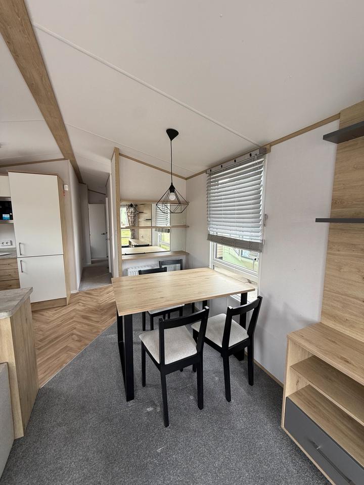 Mobil-Home , Casita, Aislada Para El Invierno, 11,00 × 3,70 m, 3 Dormitorios, Residencia Permanente.