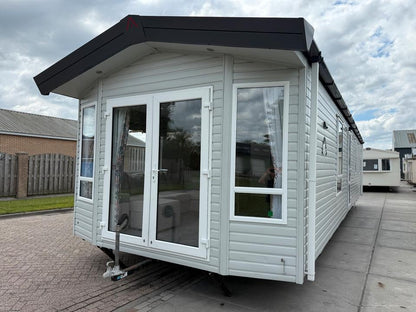 Mobil-Home , Casita, Aislada Para El Invierno, 11,00 × 3,70 m, 3 Dormitorios, Residencia Permanente.