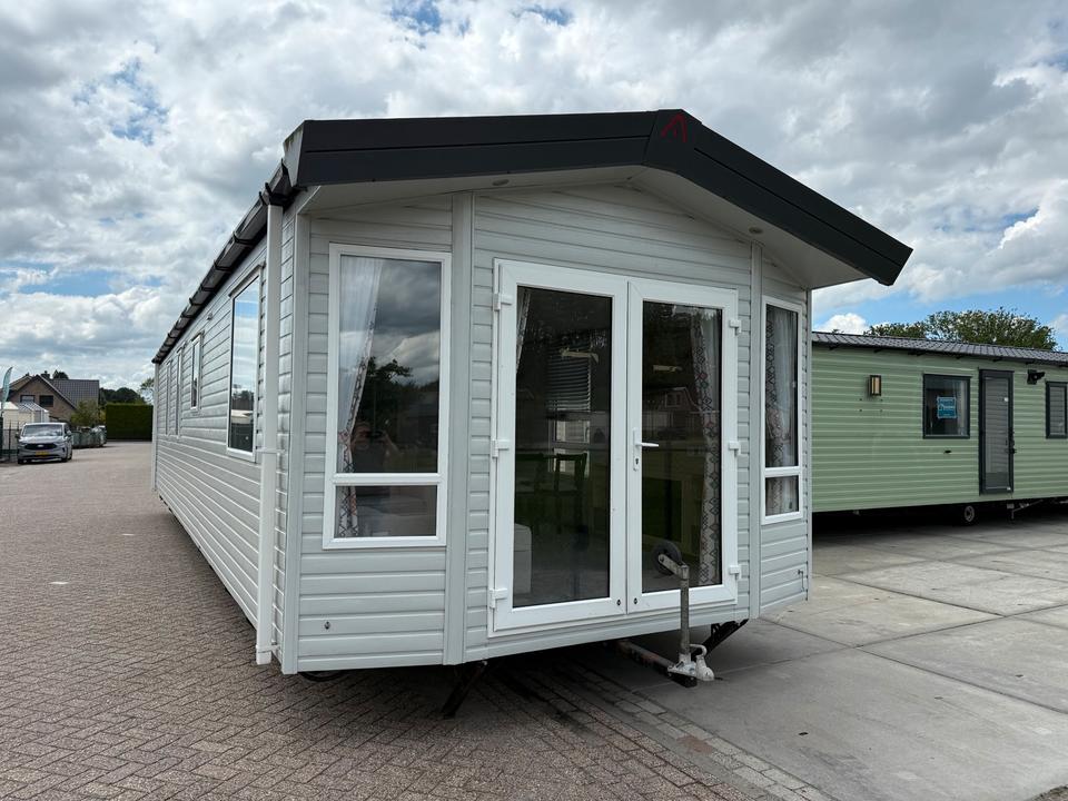 Mobil-Home , Casita, Aislada Para El Invierno, 11,00 × 3,70 m, 3 Dormitorios, Residencia Permanente.