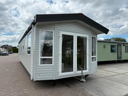 Mobil-Home , Casita, Aislada Para El Invierno, 11,00 × 3,70 m, 3 Dormitorios, Residencia Permanente.